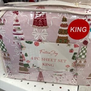 Festive Joy gingerbread & Christmas tree King Sheet Set